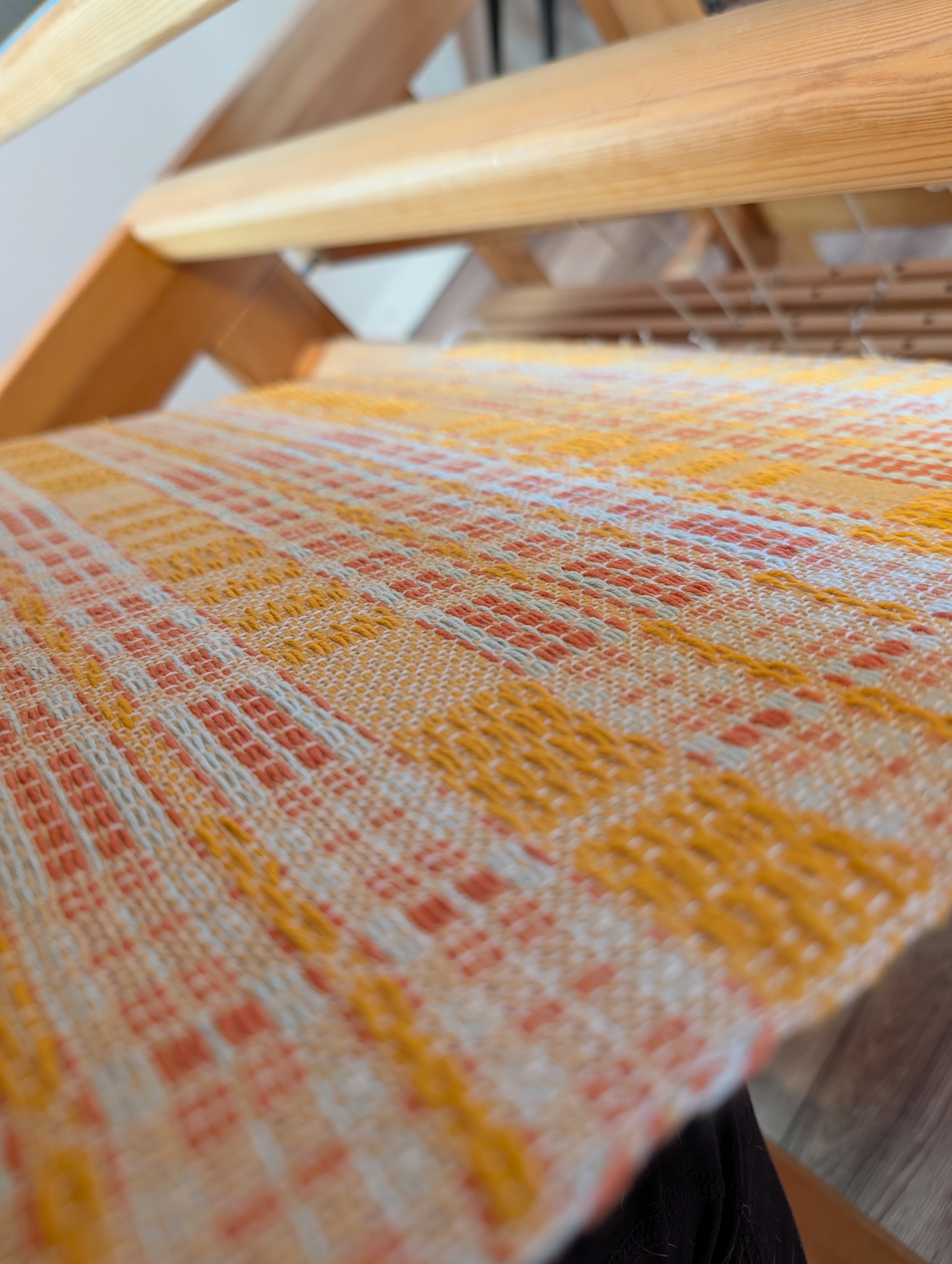 a little to the weft logo